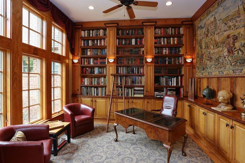 106 Pine Ln, Chapel Hill, NC 27514