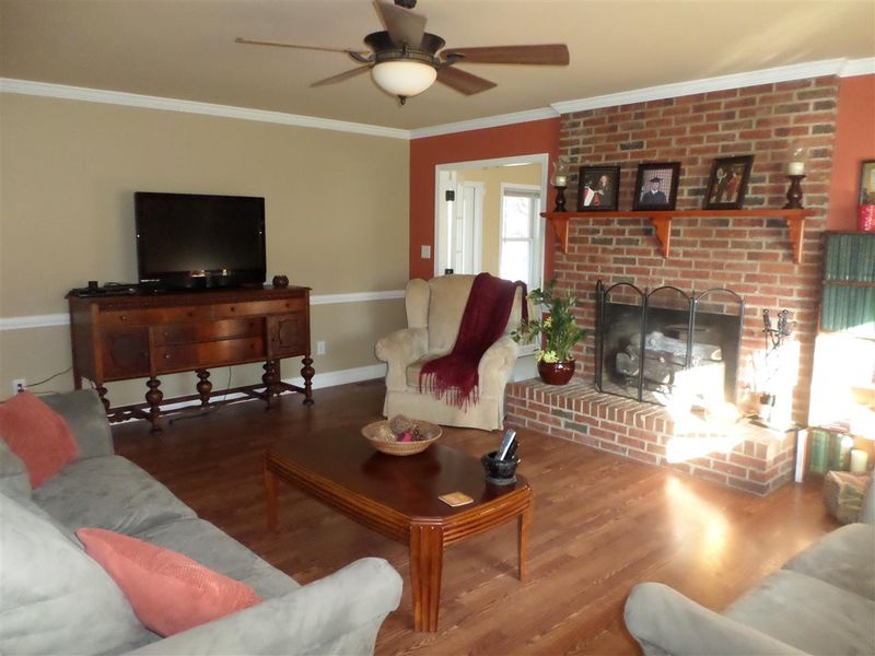 106 W Pine St, Lillington, NC 27546