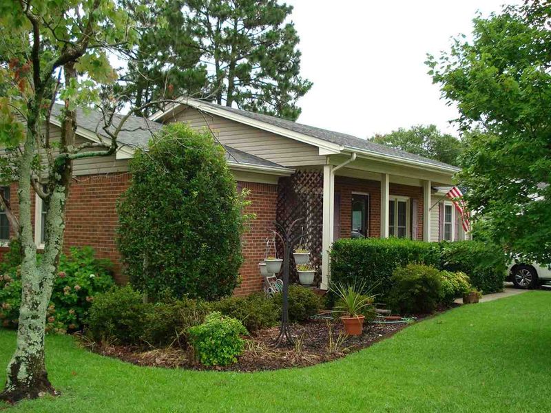 106 W Poppy St, Dunn, NC 28334