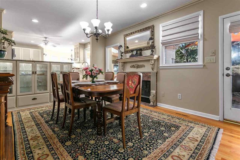 106 Rothschild Pl, Cary, NC 27511