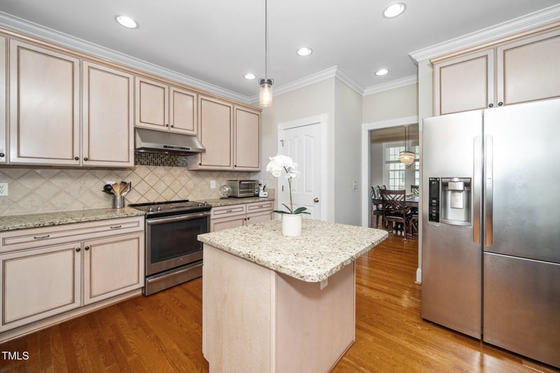 106 Roundtop Rd, Cary, NC 27519