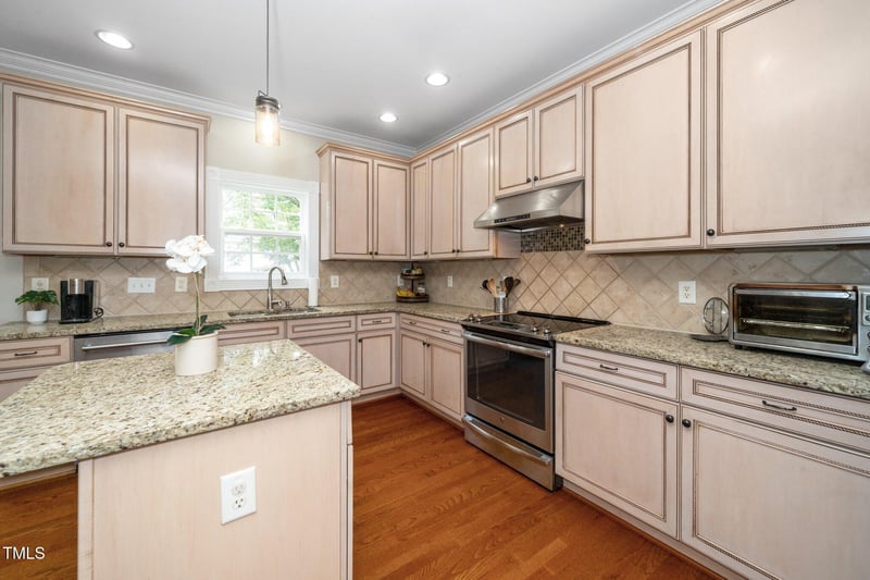 106 Roundtop Rd, Cary, NC 27519