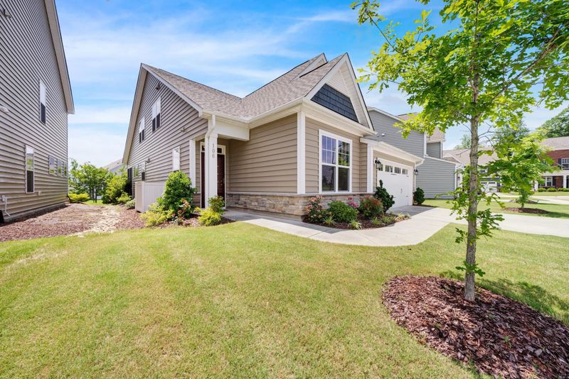 106 Silverhawk Ln, Durham, NC 27703