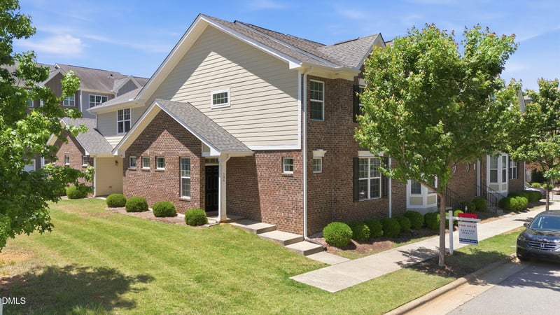 106 Spring Pine Ln, Holly Springs, NC 27540