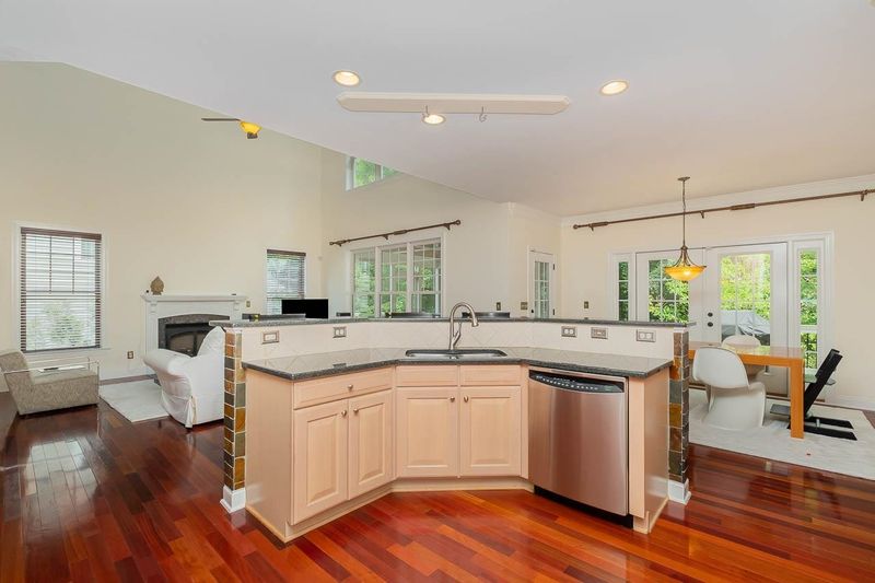 106 Springdale Way, Chapel Hill, NC 27517