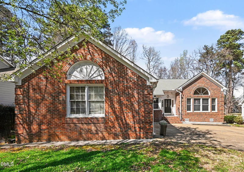 106 Stokesay Ct, Cary, NC 27513