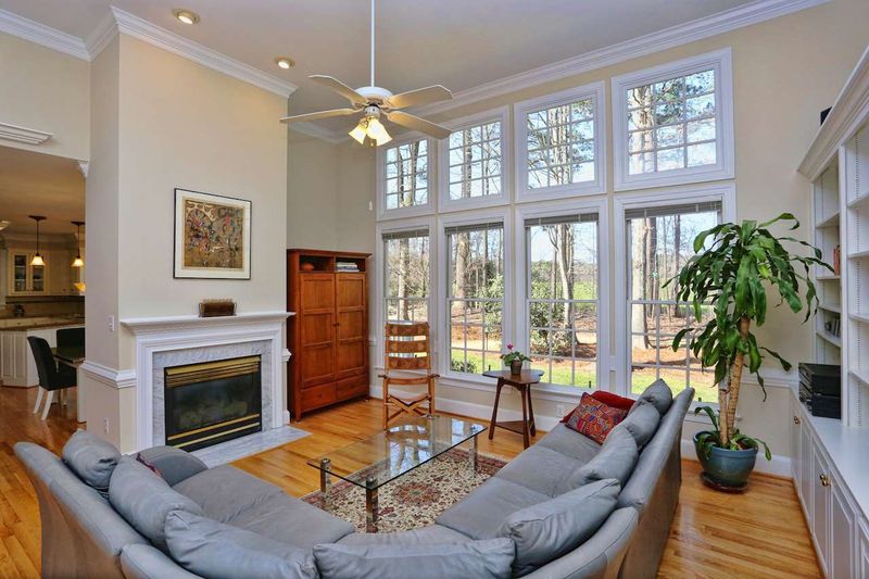 106 Stratford Dr, Chapel Hill, NC 27516