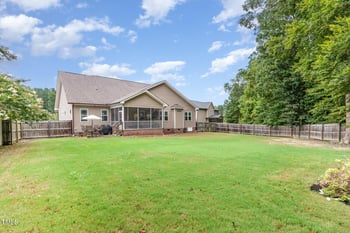 106 Summit Overlook Dr, Clayton, NC 27527
