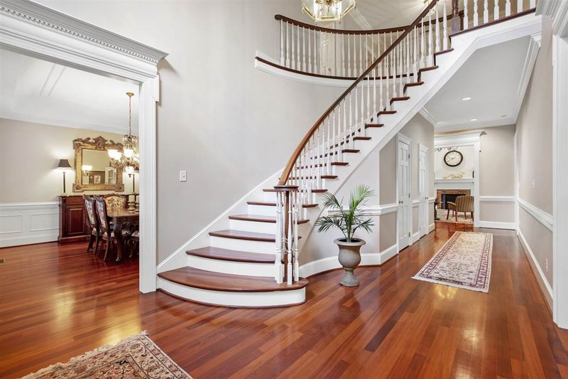 106 Symphony Ct, Cary, NC 27518