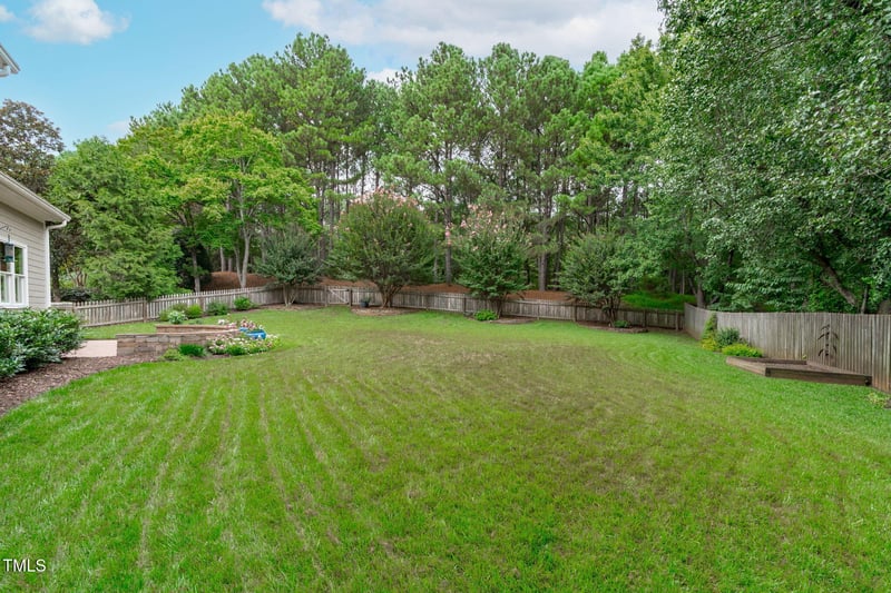 106 Waldenbrook Ct, Cary, NC 27513
