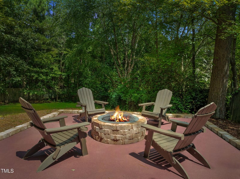 106 Wheatsbury Dr, Cary, NC 27513