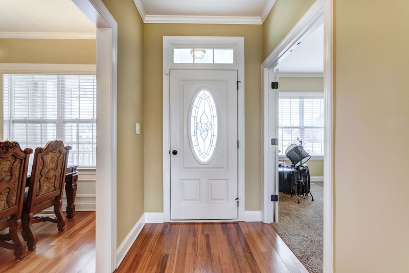 106 Willmont Ct, Benson, NC 27504