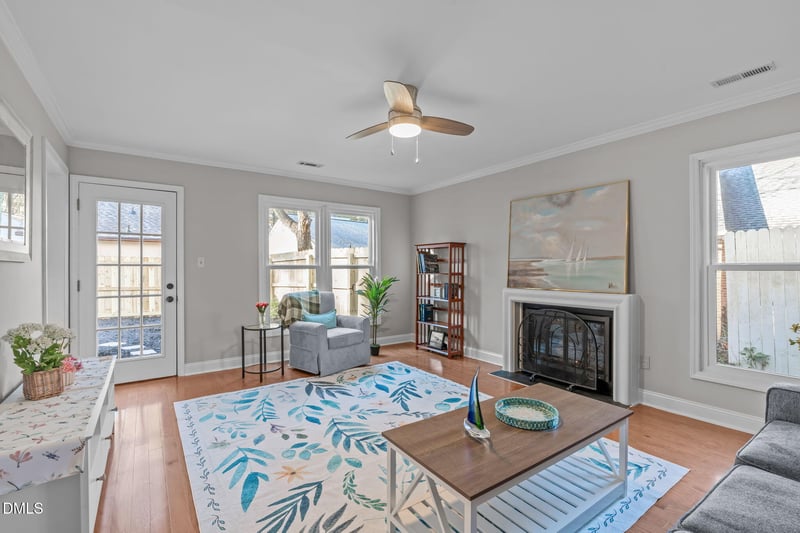 106 Wimbledon Ct, Cary, NC 27511