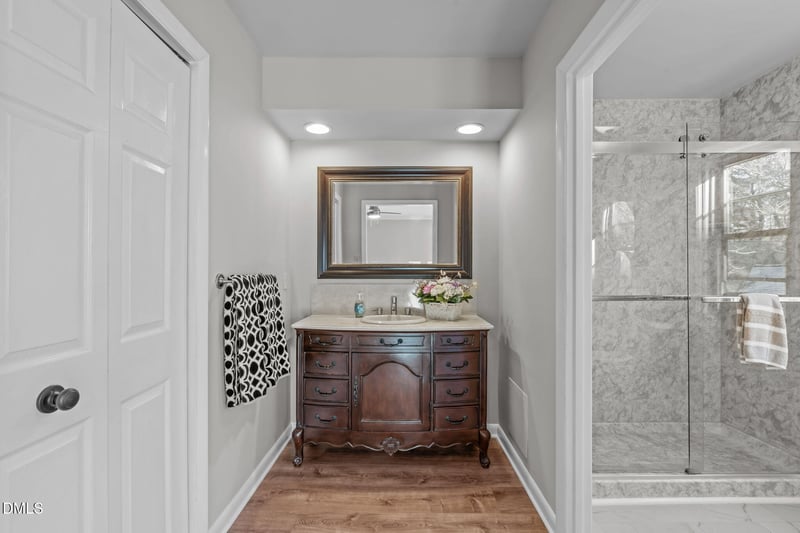 106 Wimbledon Ct, Cary, NC 27511