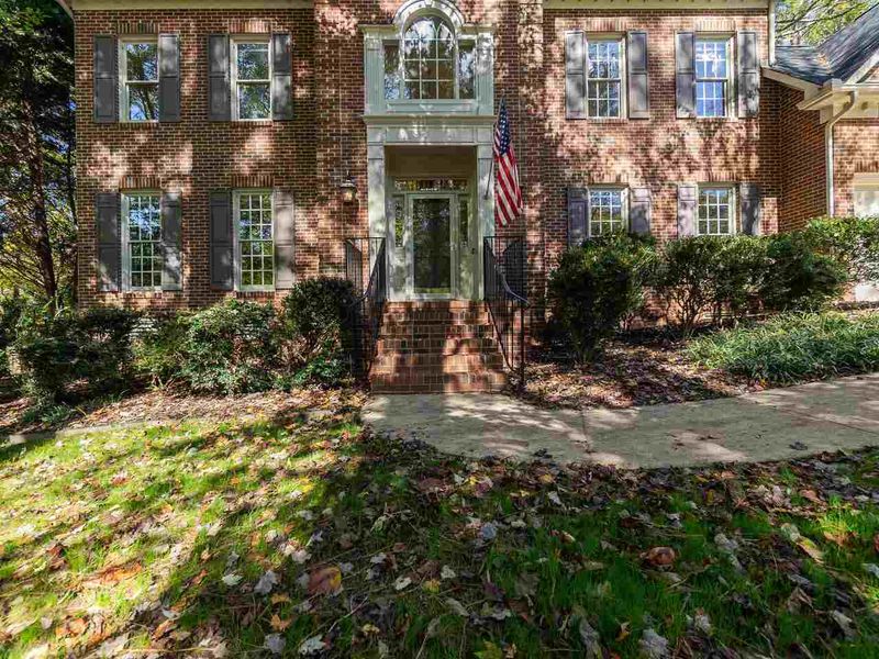 106 Windfall Ct, Cary, NC 27518