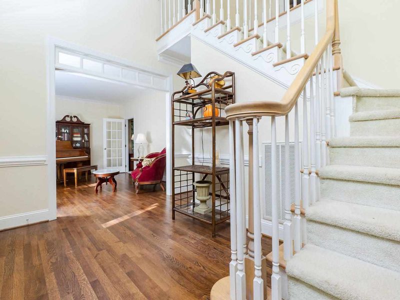106 Windfall Ct, Cary, NC 27518