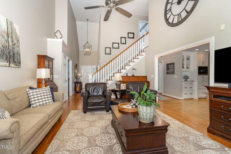 106 Windrock Ln, Cary, NC 27518
