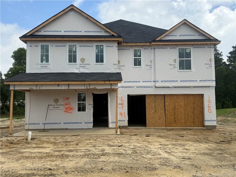 1060 Emerald Stone Loop Ln, Hope Mills, NC 28348