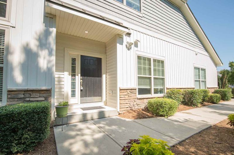 1060 Indigo Ridge Pl, Cary, NC 27519