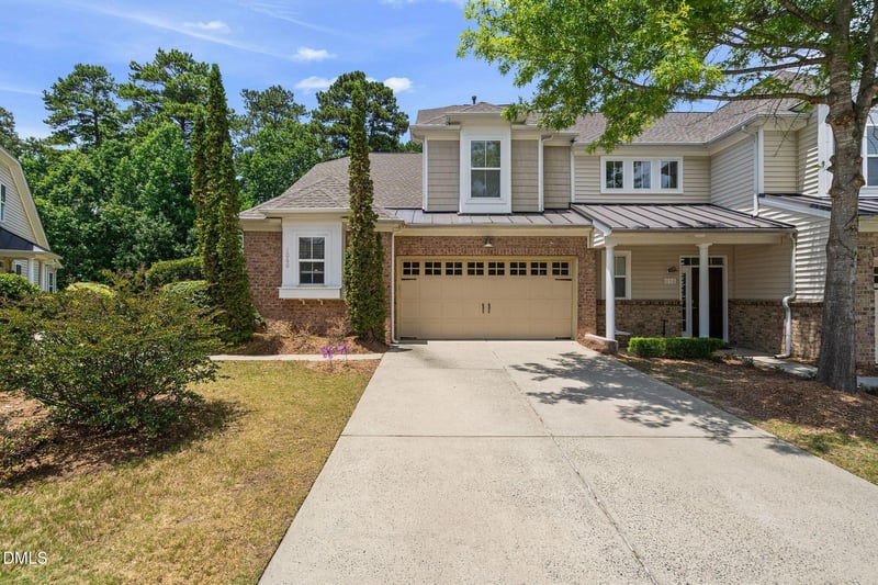 1060 Kingston Grove Dr, Cary, NC 27519