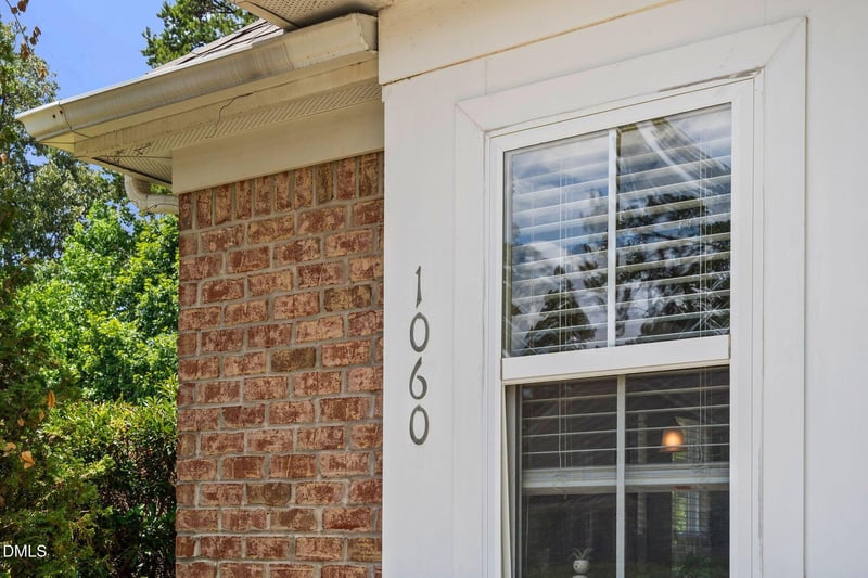1060 Kingston Grove Dr, Cary, NC 27519