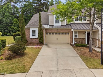 1060 Kingston Grove Dr, Cary, NC 27519