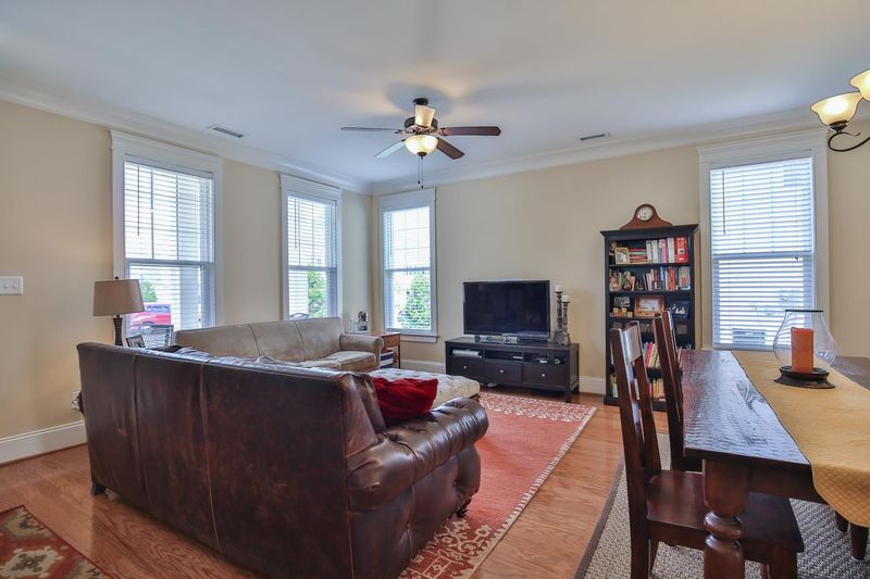 1060 Perdue Dr, Chapel Hill, NC 27517