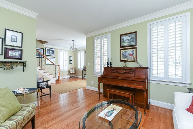 10600 Thornbury Crest Ct, Raleigh, NC 27614