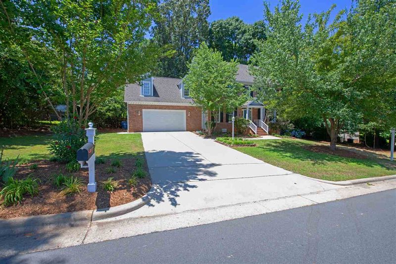 10601 Summerton Dr, Raleigh, NC 27614