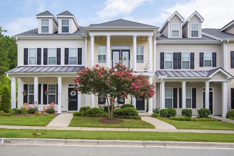 1061 Perdue Dr, Chapel Hill, NC 27517