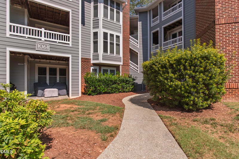 1061 Wirewood Dr #301, Raleigh, NC 27605