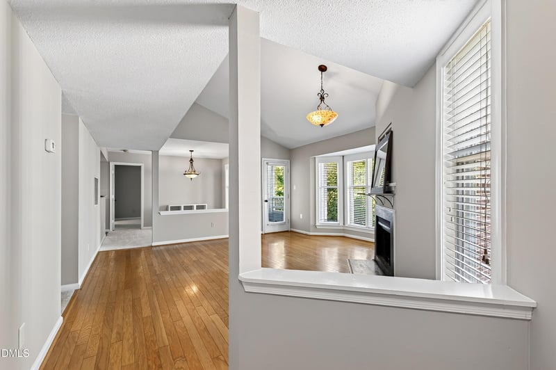 1061 Wirewood Dr #301, Raleigh, NC 27605