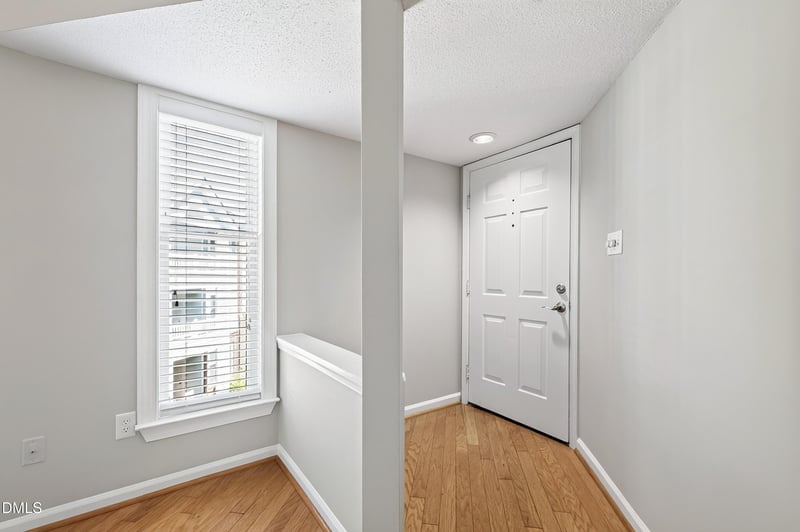1061 Wirewood Dr #301, Raleigh, NC 27605