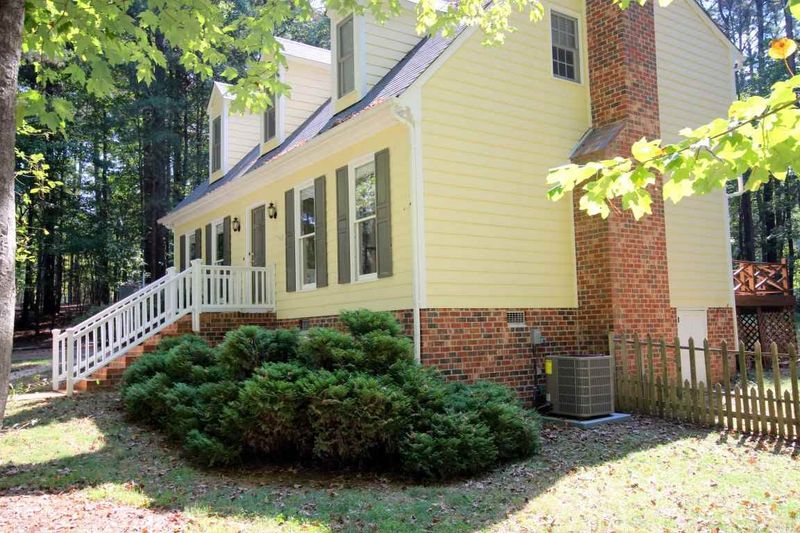 10613 Lowery Dr, Raleigh, NC 27615