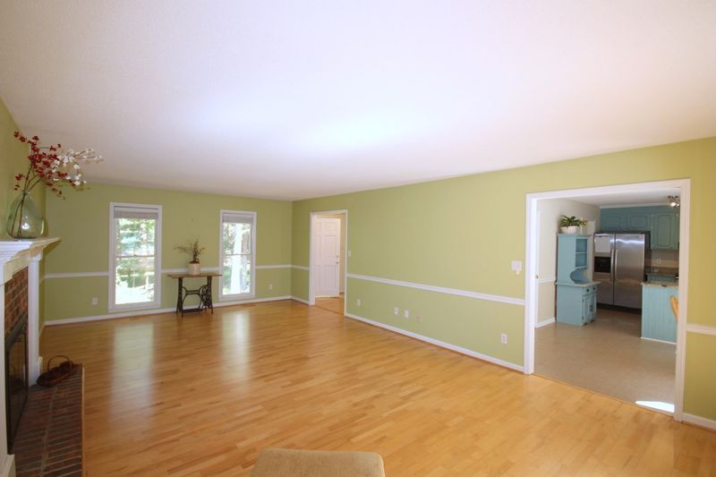 10613 Lowery Dr, Raleigh, NC 27615