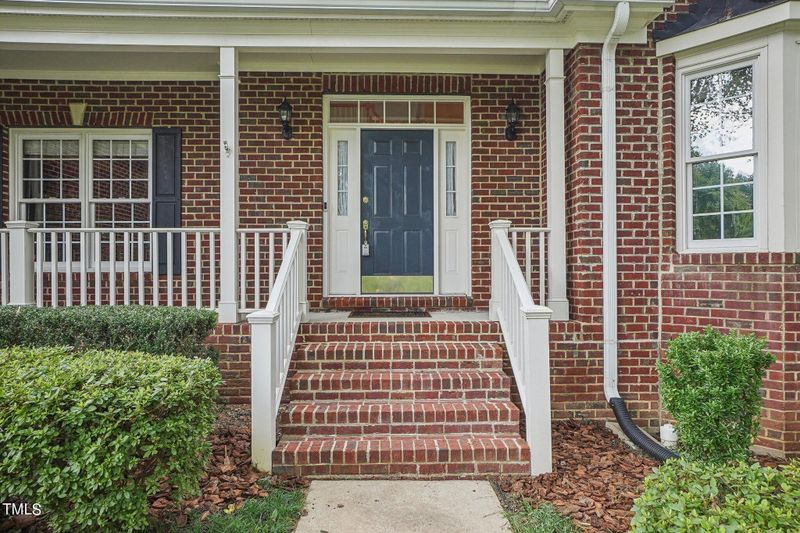 10613 Timberknoll Dr, Raleigh, NC 27617