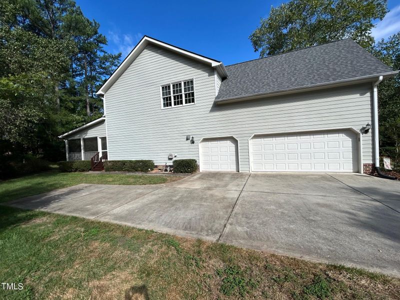10613 Timberknoll Dr, Raleigh, NC 27617