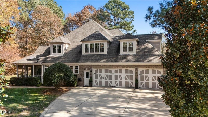 1062 Tacketts Pond Dr, Raleigh, NC 27614