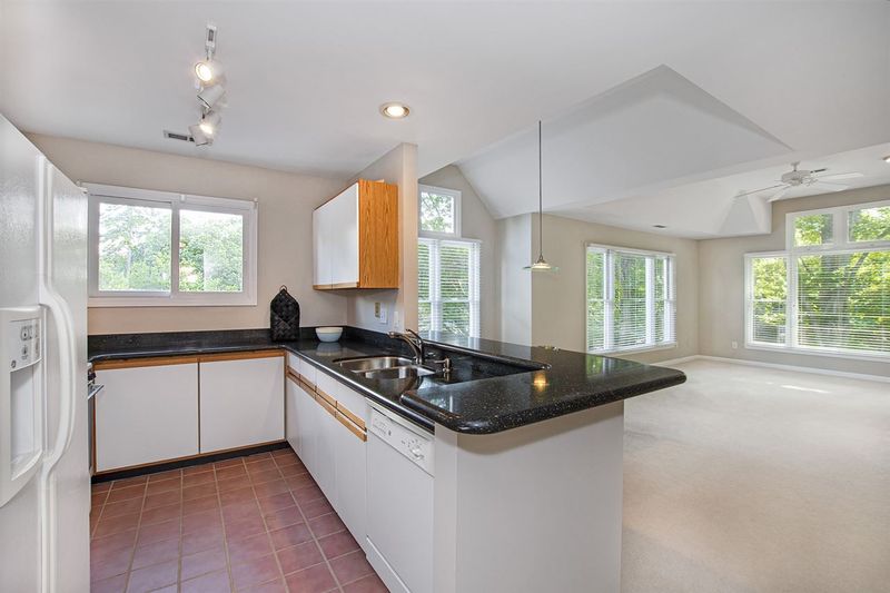 1062 Washington St #201, Raleigh, NC 27603