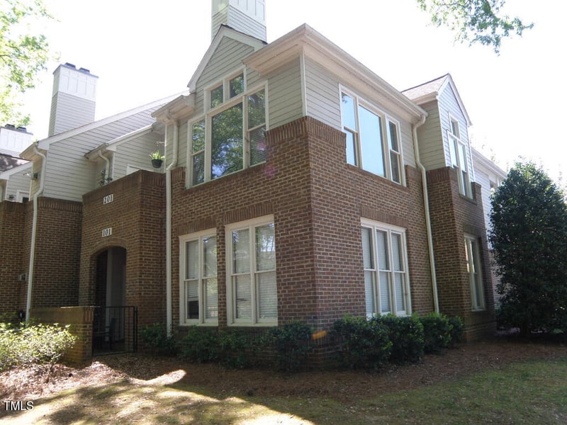 1062 Washington St #201, Raleigh, NC 27605