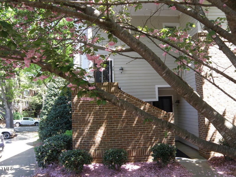 1062 Washington St #201, Raleigh, NC 27605