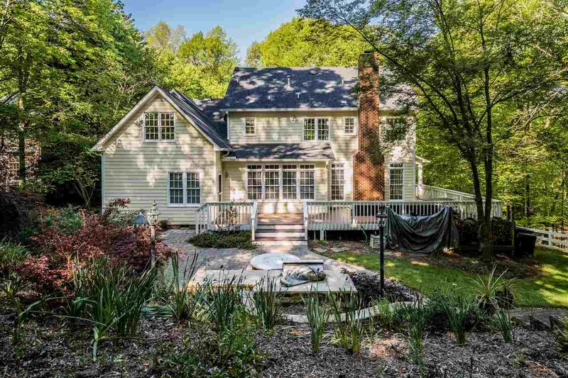 10620 Cahill Rd, Raleigh, NC 27614