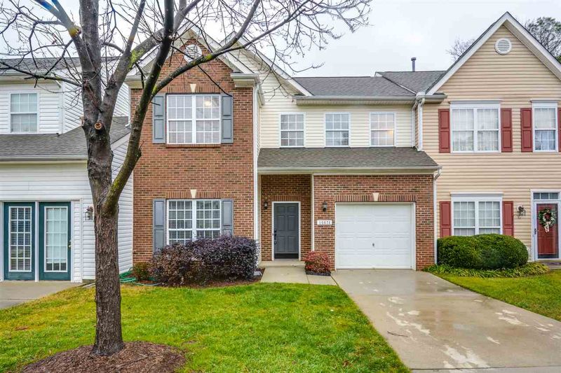 10624 Pendragon Pl, Raleigh, NC 27614