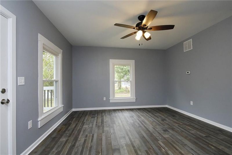 1063 Queen Ann St, Burlington, NC 27217