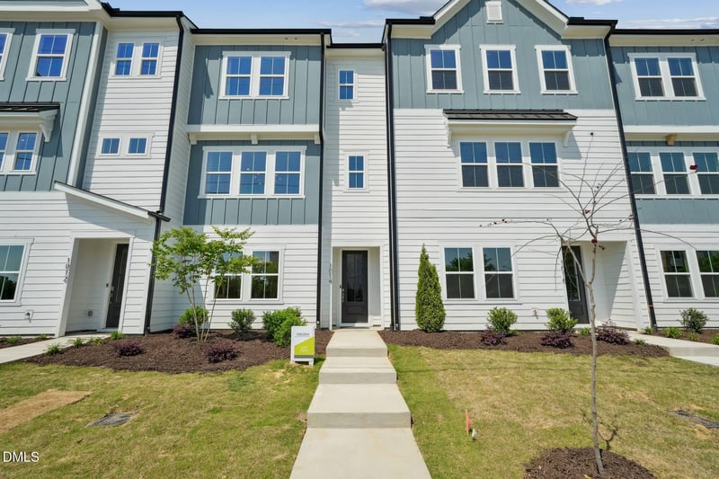 1063 Zelkova Ln, Chapel Hill, NC 27517