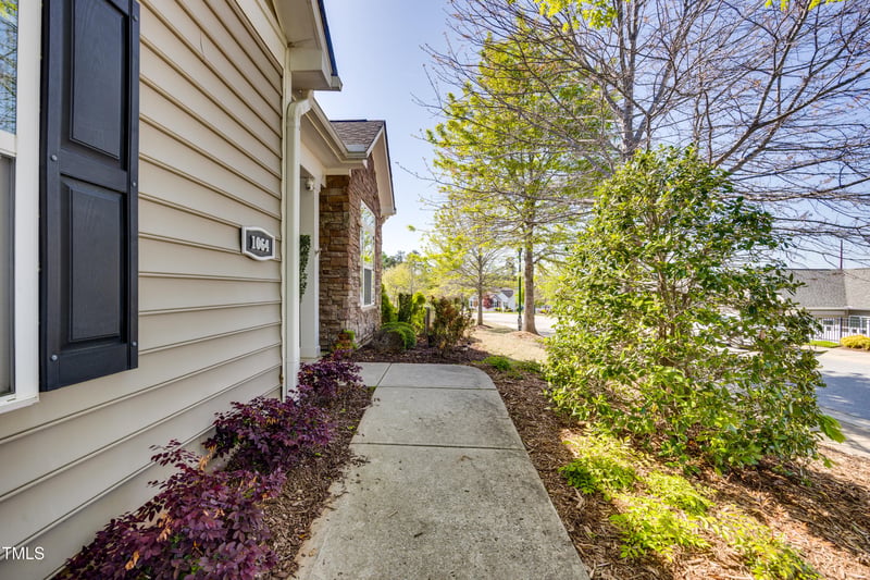 1064 Blue Bird Ln, Wake Forest, NC 27587