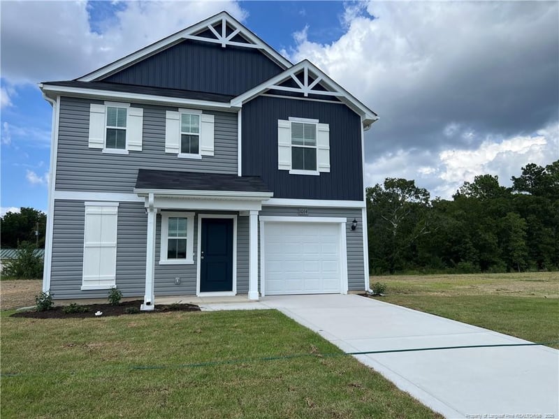 1064 Emerald Stone Loop, Hope Mills, NC 28348