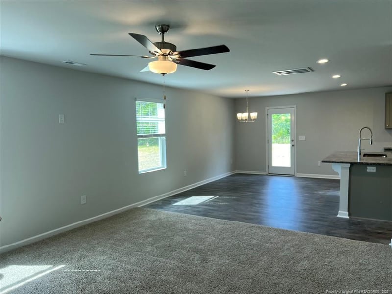 1064 Emerald Stone Loop, Hope Mills, NC 28348