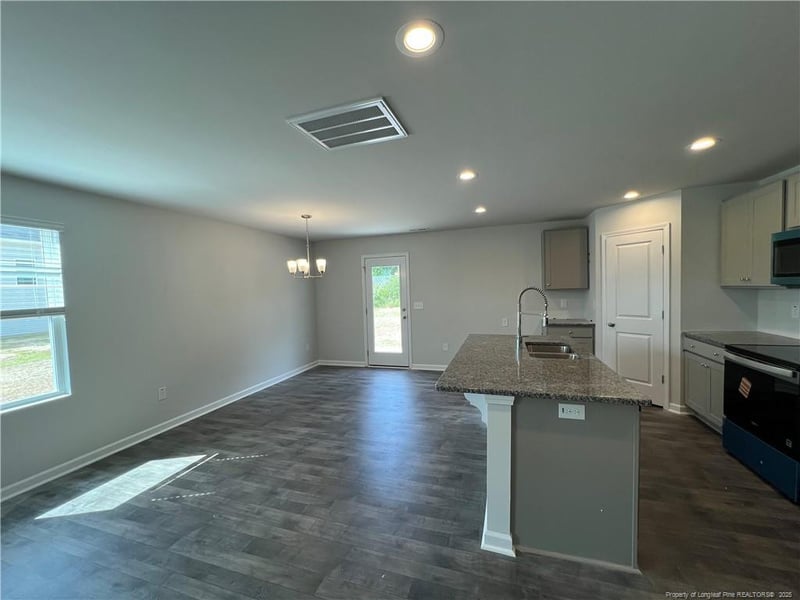 1064 Emerald Stone Loop, Hope Mills, NC 28348
