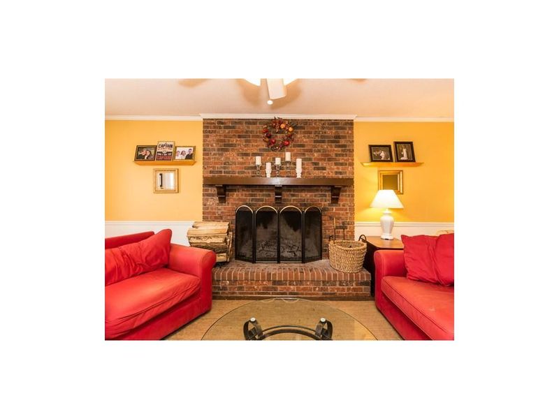 1064 Mountainside Ln, Burlington, NC 27217